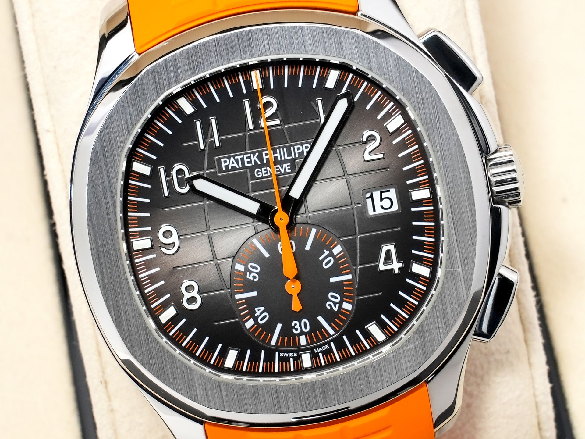 パテックフィリップ アクアノート クロノグラフ Ref.5968A-001 ステンレススチール ブラック文字盤 中古 x9pdru25