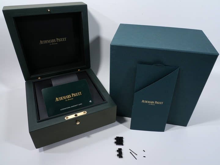 オーデマピゲ ロイヤルオーク クロノグラフ Ref.26240CE.OO.1225CE.02 ブラックセラミック ブラック文字盤 未使用 gz8936n3