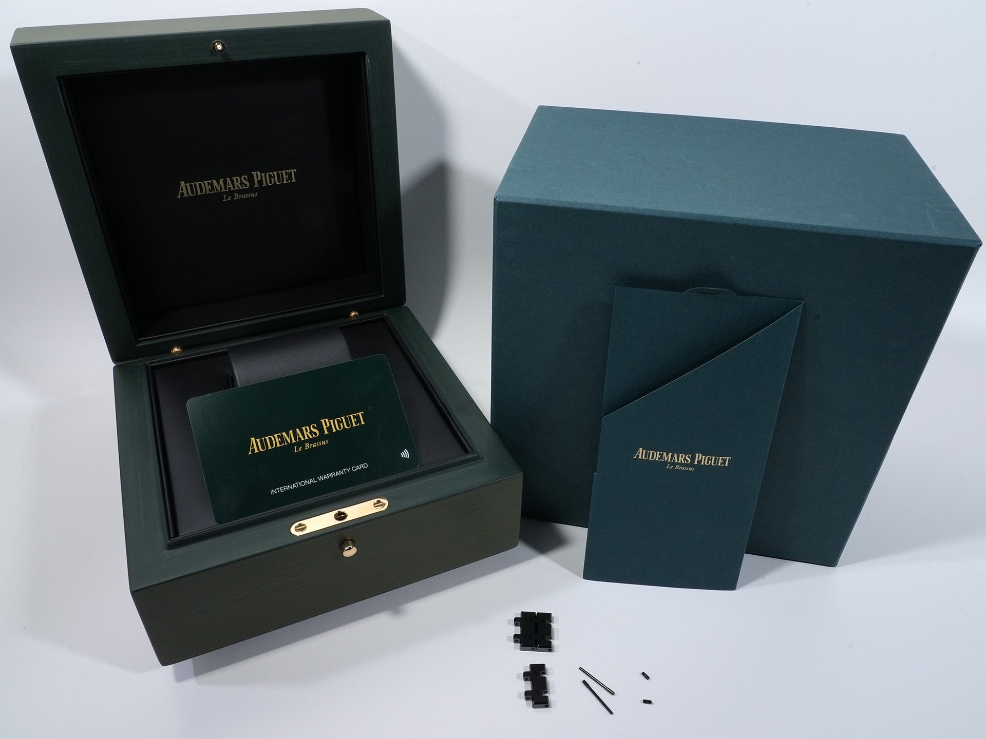 オーデマピゲ ロイヤルオーク クロノグラフ Ref.26240CE.OO.1225CE.02 ブラックセラミック ブラック文字盤 未使用 gz8936n3