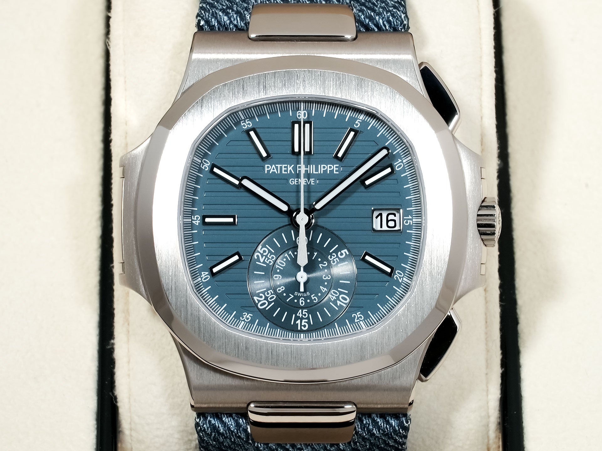 パテックフィリップ ノーチラス クロノグラフ Ref.5980/60G-001 ホワイトゴールド ブルーグレー オパーリン文字盤 極美品 ixi88quz