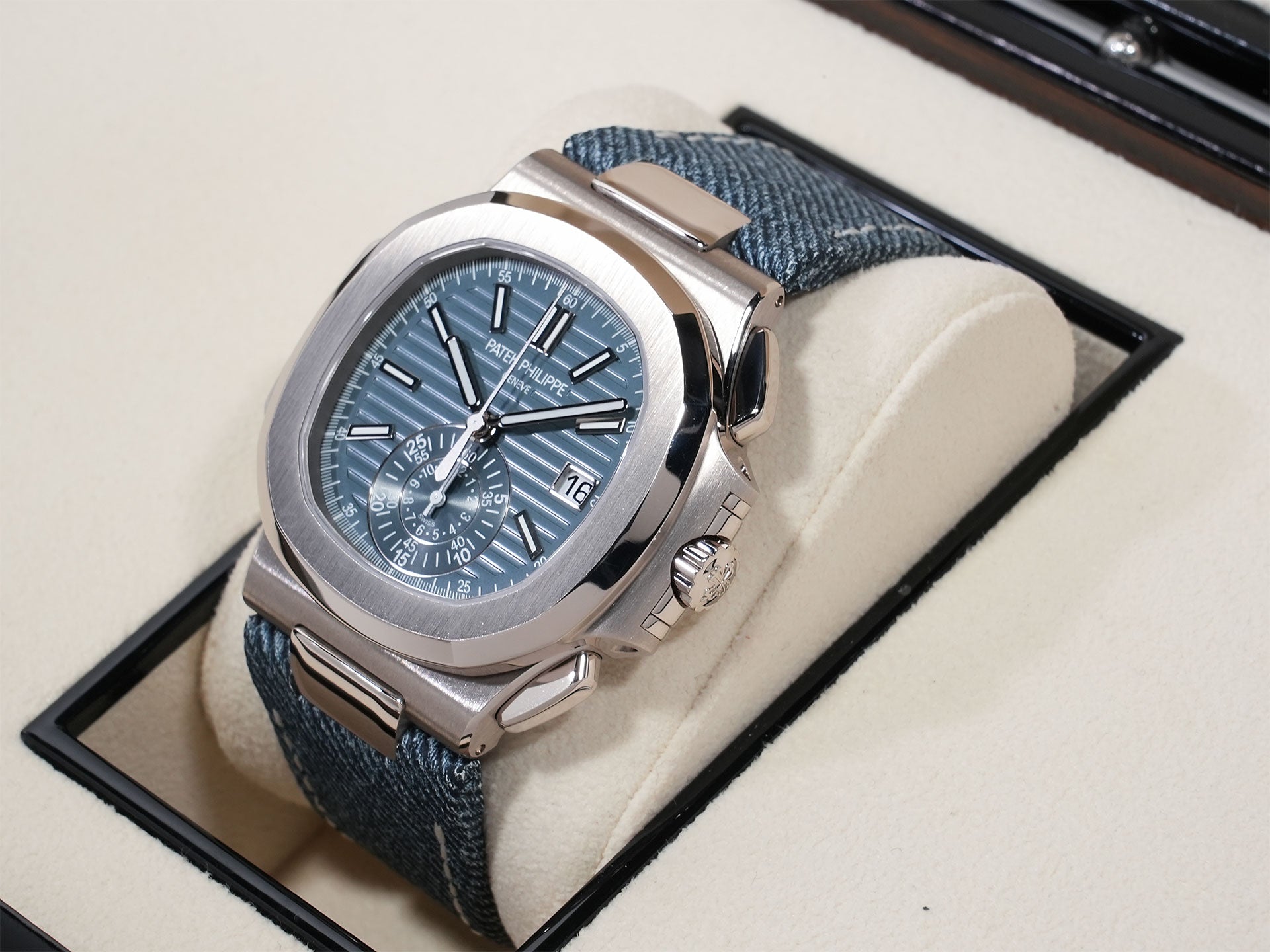 パテックフィリップ ノーチラス クロノグラフ Ref.5980/60G-001 ホワイトゴールド ブルーグレー オパーリン文字盤 極美品 ixi88quz