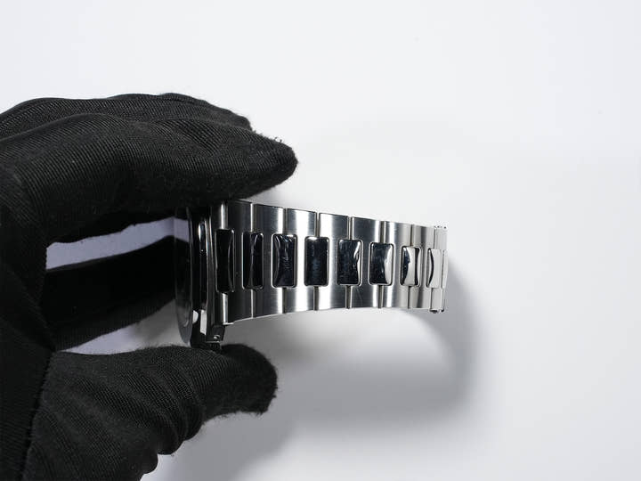 Patek Philippe Nautilus Petite Complication Ref. 5712/1A-001 Stainless Steel Blue Dial Pre-owned y57pc952