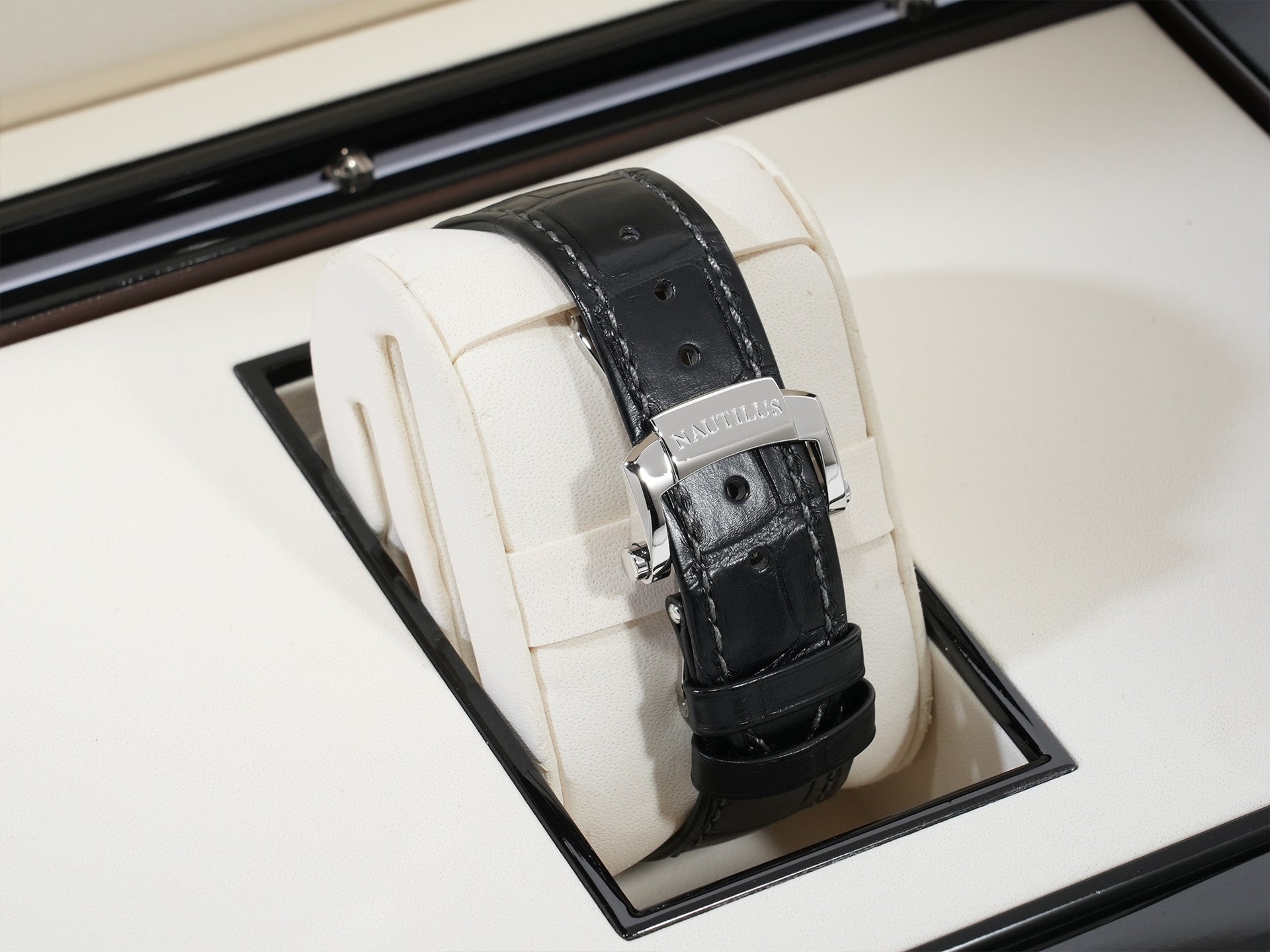 パテックフィリップ ノーチラス アニュアルカレンダー ムーンフェイズ Ref.5726A-001 ステンレススチール ブラック文字盤 美品 75ga46qo