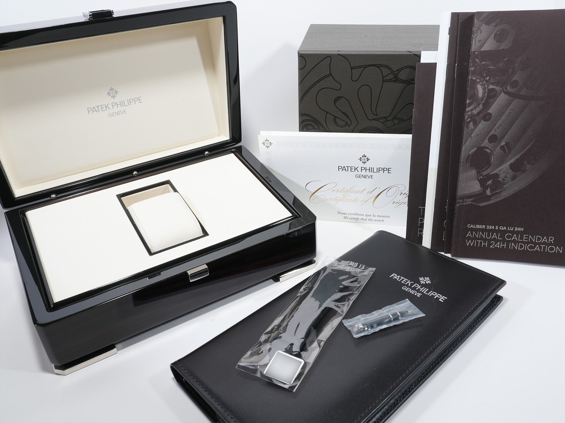 パテックフィリップ ノーチラス アニュアルカレンダー ムーンフェイズ Ref.5726A-001 ステンレススチール ブラック文字盤 美品 75ga46qo