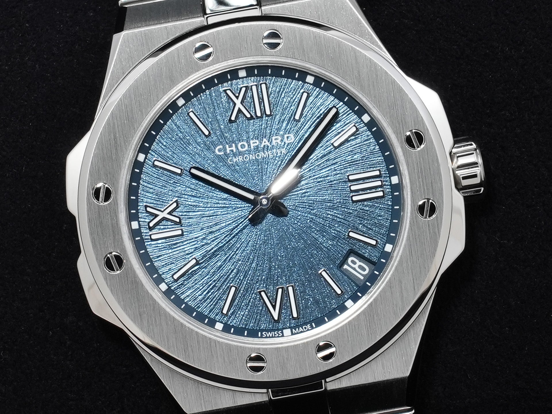 Chopard Alpine Eagle 41 Ref. 298600-3001 Stainless Steel Blue Dial Excellent Condition gaze6fqf