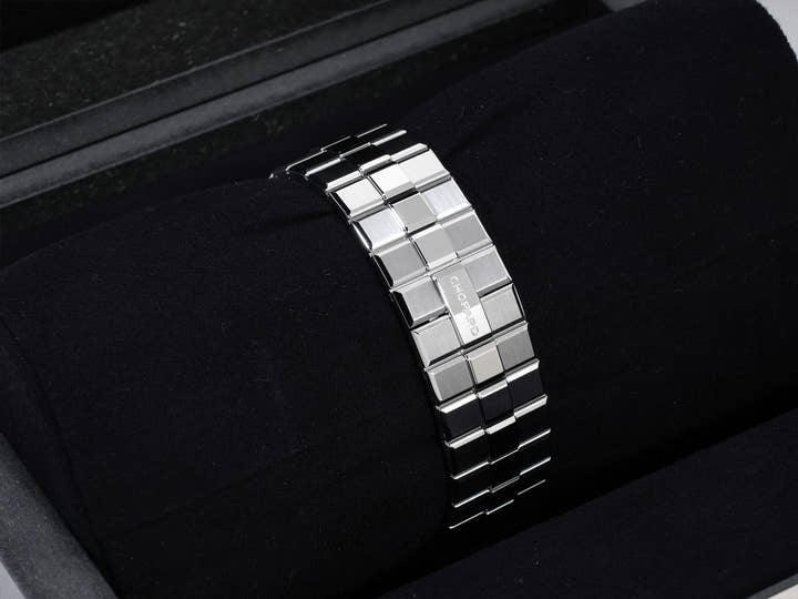 Chopard Alpine Eagle 41 Ref. 298600-3001 Stainless Steel Blue Dial Excellent Condition gaze6fqf