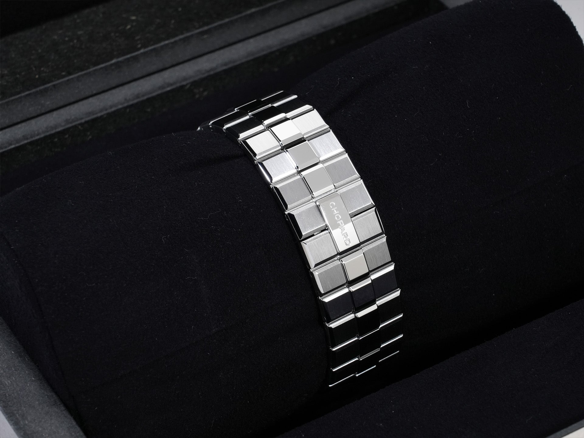 Chopard Alpine Eagle 41 Ref. 298600-3001 Stainless Steel Blue Dial Excellent Condition gaze6fqf