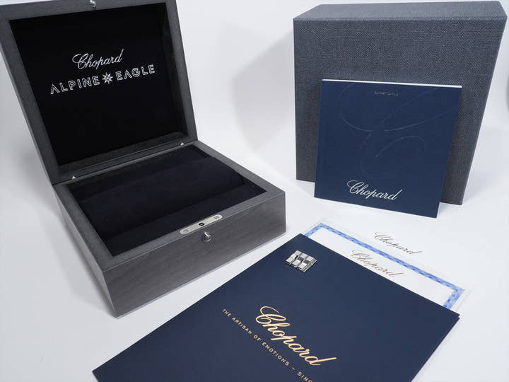 Chopard Alpine Eagle 41 Ref. 298600-3001 Stainless Steel Blue Dial Excellent Condition gaze6fqf