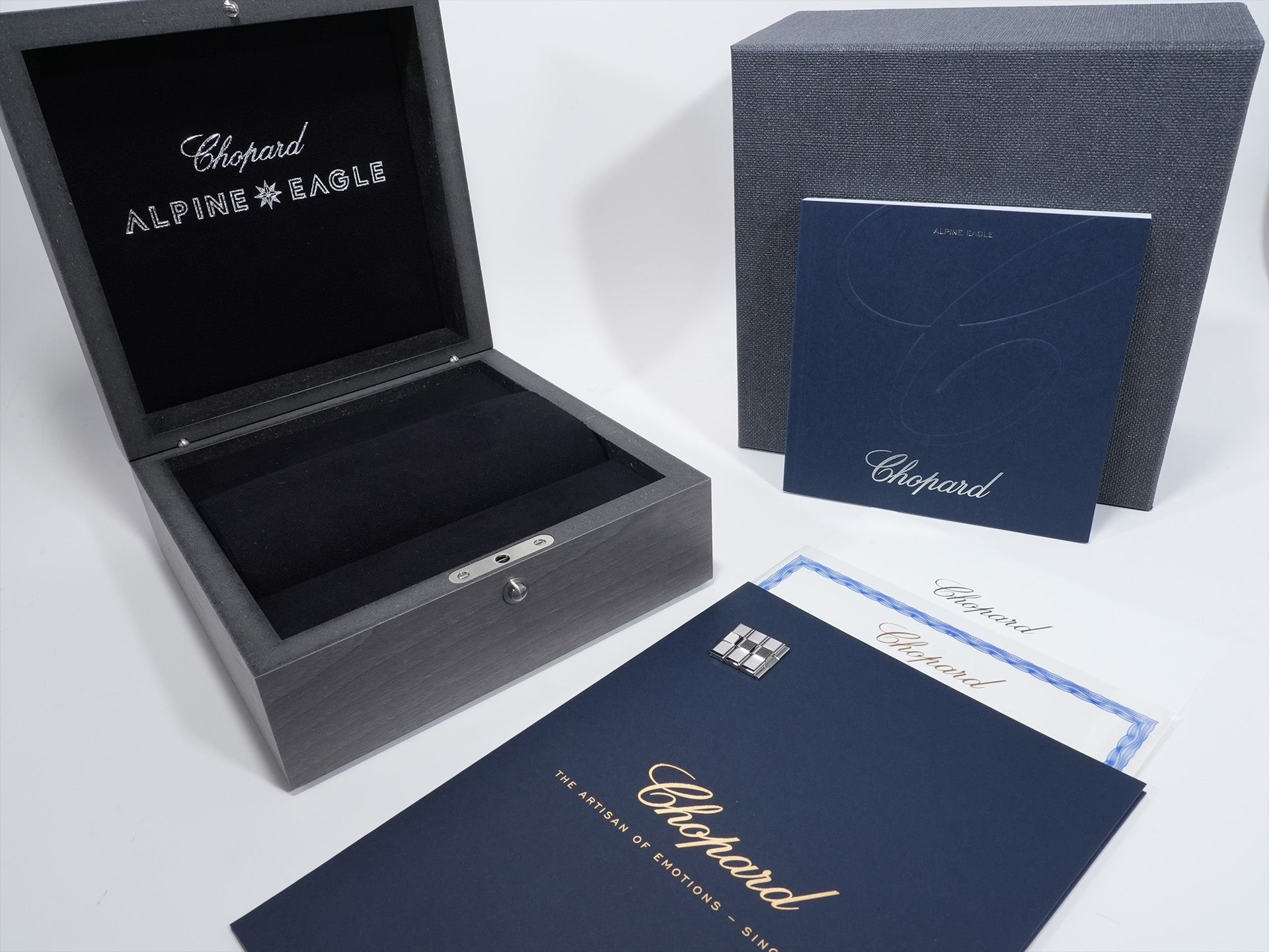 Chopard Alpine Eagle 41 Ref. 298600-3001 Stainless Steel Blue Dial Excellent Condition gaze6fqf