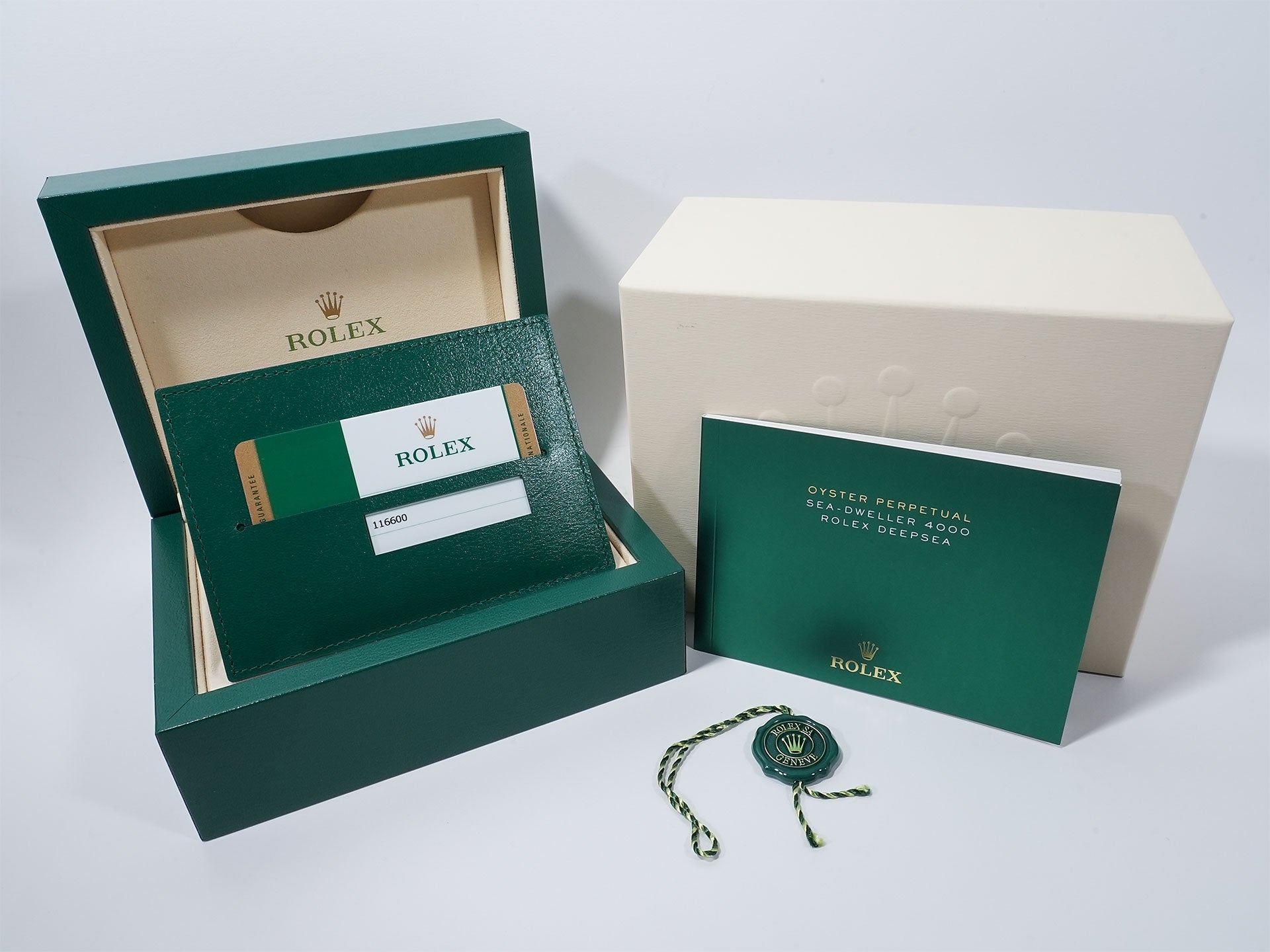 Rolex Sea-Dweller 4000 Ref. 116600 Stainless Steel Black Dial Excellent Condition utpkbmtq