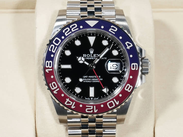Pre-owned Rolex GMT-Master II Ref. 126710BLRO Stainless Steel with Black Dial and Jubilee Bracelet (CDP4IGFD)