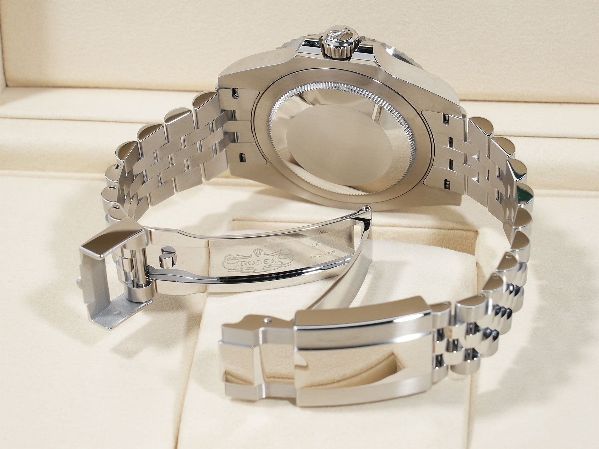 Pre-owned Rolex GMT-Master II Ref. 126710BLRO Stainless Steel with Black Dial and Jubilee Bracelet (CDP4IGFD)