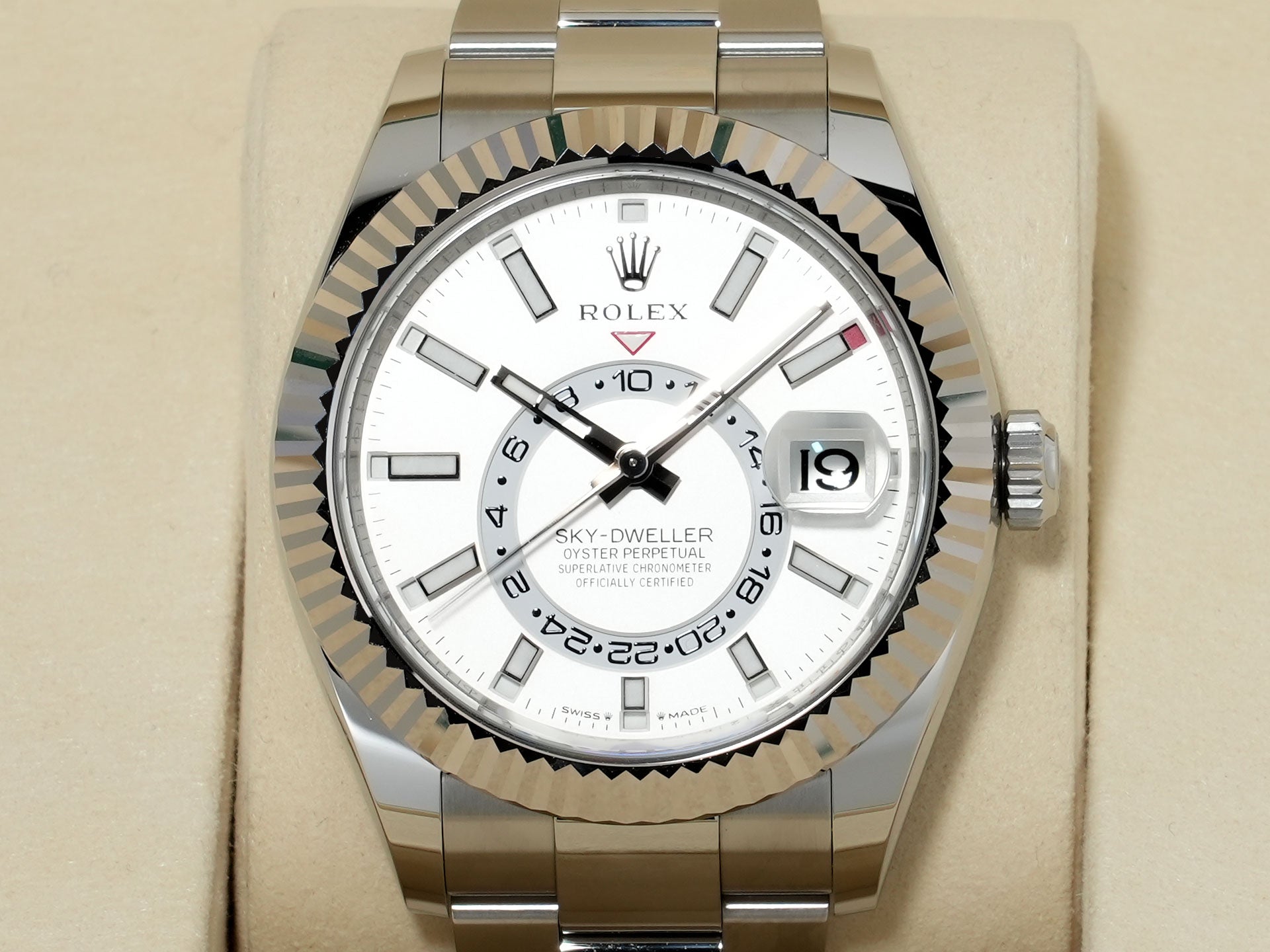 Rolex Sky-Dweller Ref. 336934 Stainless Steel/White Gold White Dial Oyster Bracelet Unused 7rm3vtuf