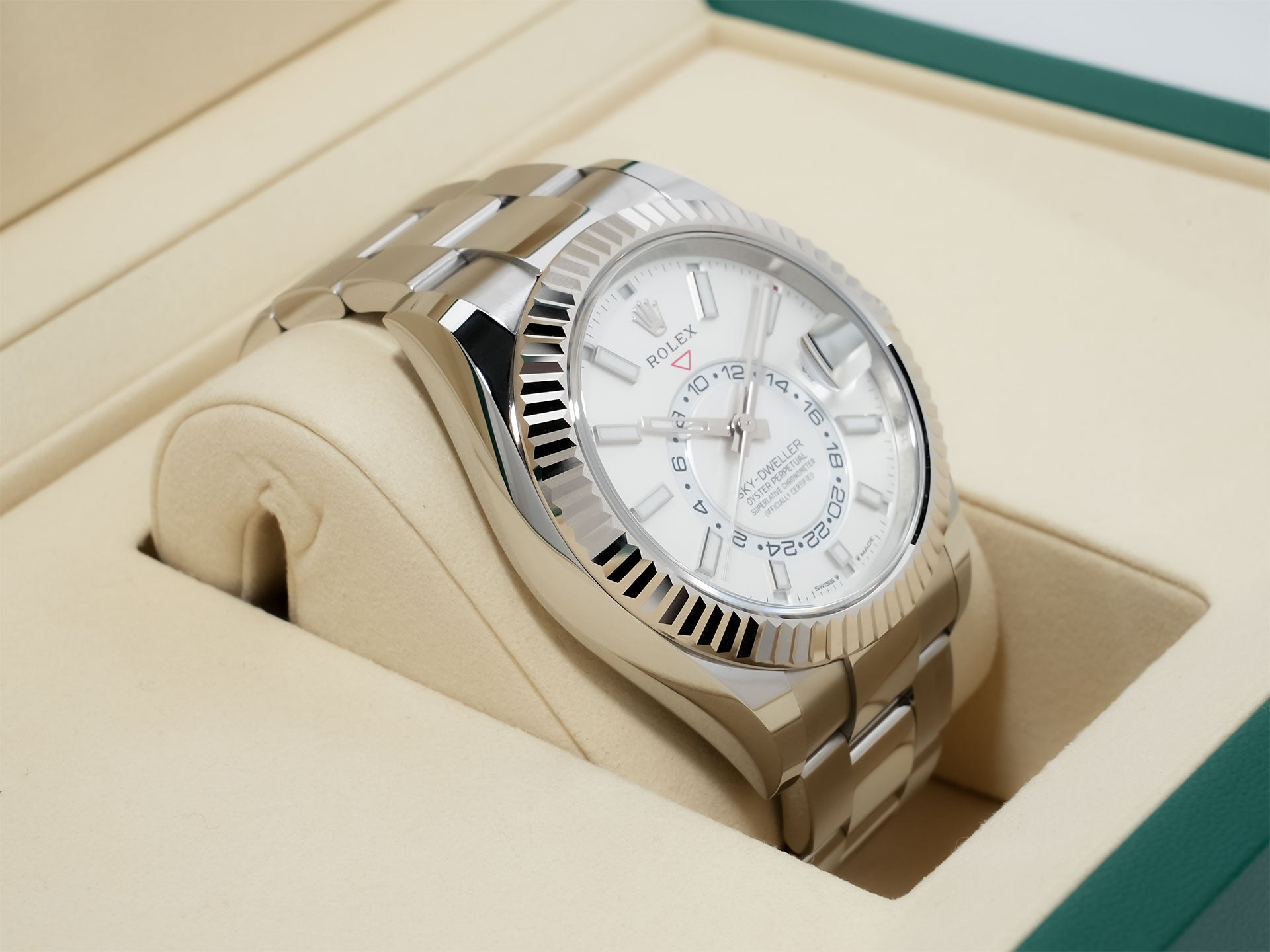 Rolex Sky-Dweller Ref. 336934 Stainless Steel/White Gold White Dial Oyster Bracelet Unused 7rm3vtuf