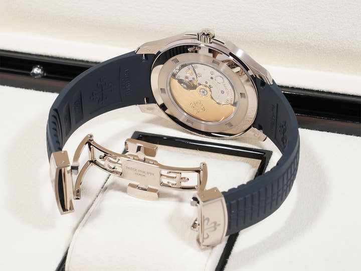 Patek Philippe Aquanaut Ref. 5168G-001 White Gold Midnight Blue Dial Unused r5ez6uz4