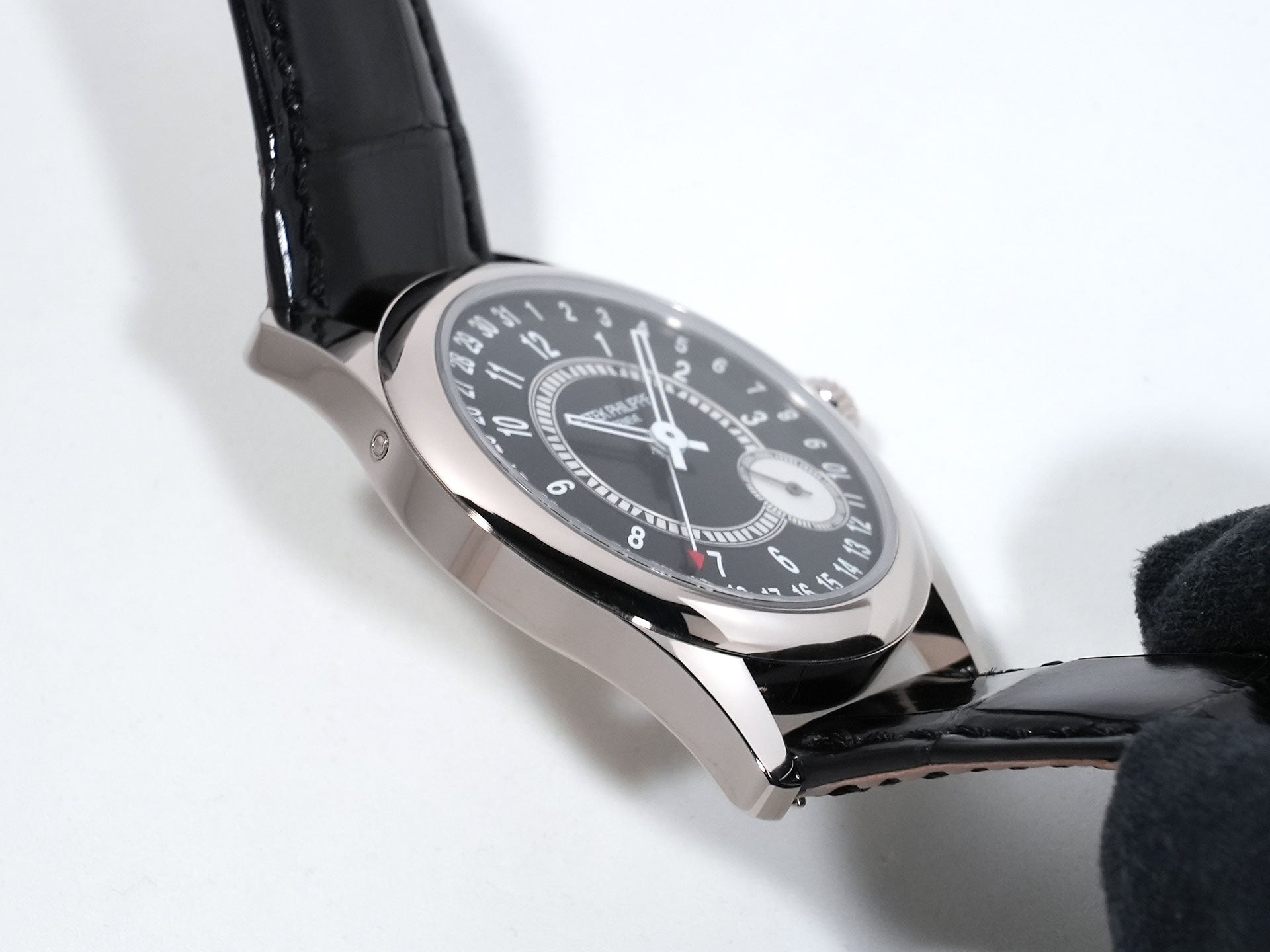 Patek Philippe Calatrava Ref. 6006G-001 White Gold Black Dial Unused 7dd9iwbm