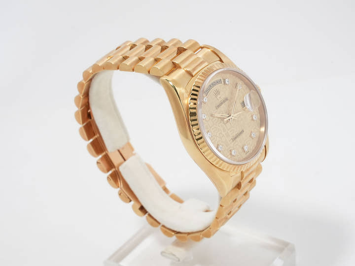 Pre-owned Rolex Day-Date 36 Ref. 18238G Yellow Gold Champagne with 10 Diamond Dials nmuiai3p