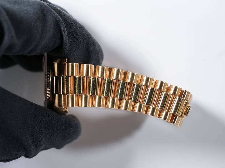 Pre-owned Rolex Day-Date 36 Ref. 18238G Yellow Gold Champagne with 10 Diamond Dials nmuiai3p