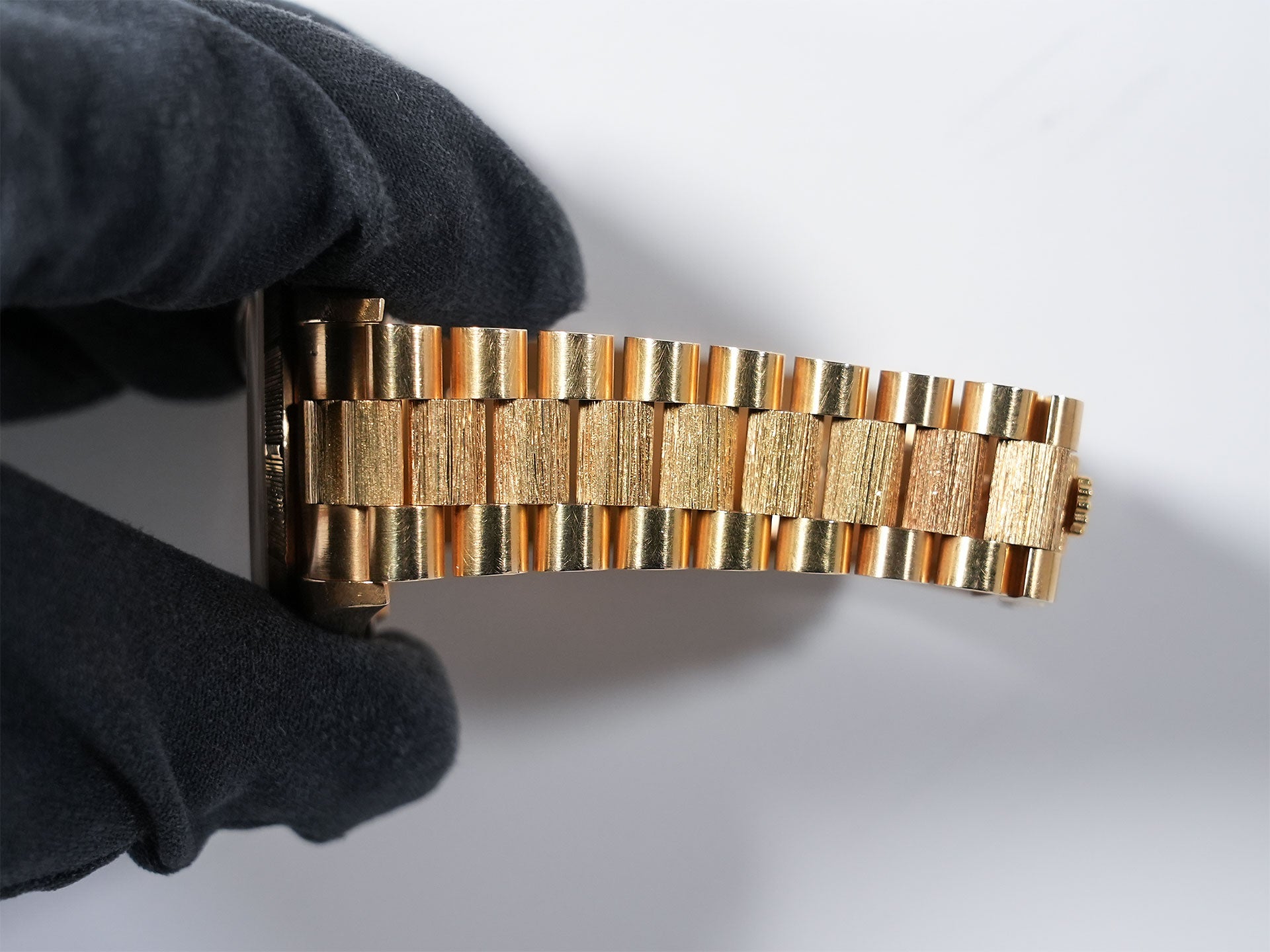 Rolex Day-Date Ref. 18248A Yellow Gold with Champagne Gold Dial, Pre-owned (w8fcggyj)