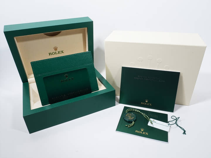 Rolex Oyster Perpetual 36 Ref. 126000 Stainless Steel Turquoise Dial Excellent Condition e6jz3s6e