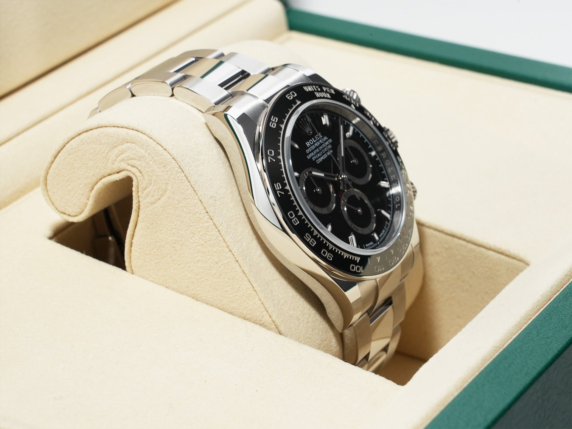 Rolex Daytona Ref. 126500LN Stainless Steel Black Dial Excellent Condition Pre-Owned 7nibmo4k