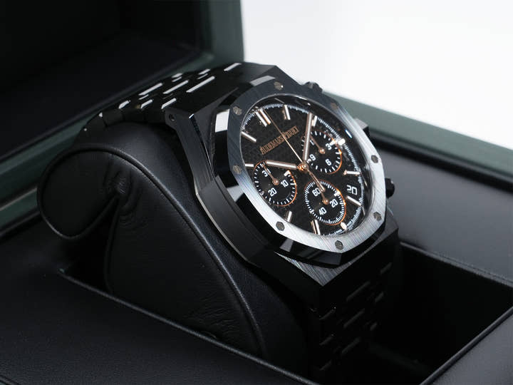 Audemars Piguet Royal Oak Chronograph Ref. 26240CE.OO.1225CE.02 Black Ceramic Black Dial Excellent Condition 4vf3kh3s