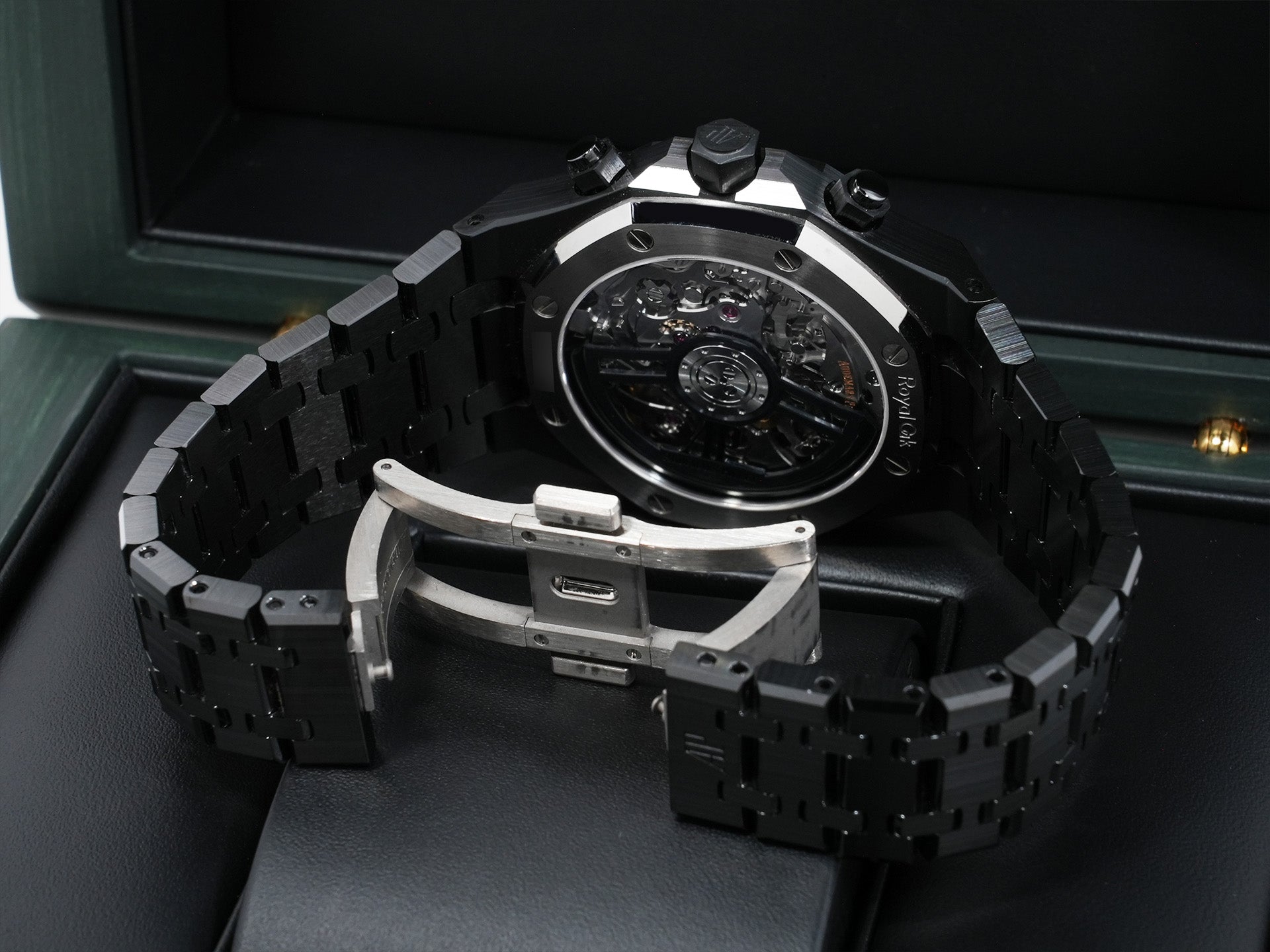 Audemars Piguet Royal Oak Chronograph Ref. 26240CE.OO.1225CE.02 Black Ceramic Black Dial Excellent Condition 4vf3kh3s