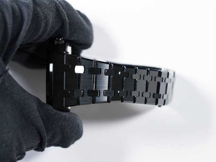 Audemars Piguet Royal Oak Chronograph Ref. 26240CE.OO.1225CE.02 Black Ceramic Black Dial Excellent Condition 4vf3kh3s