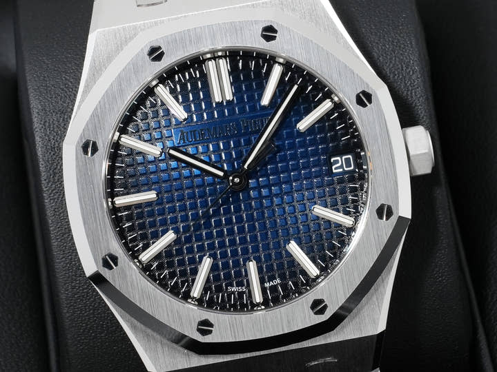 オーデマピゲ ロイヤルオーク Ref.15510BC.OO.1320BC.04 ホワイトゴールド スモークブルー文字盤 未使用 bf7gv4tx