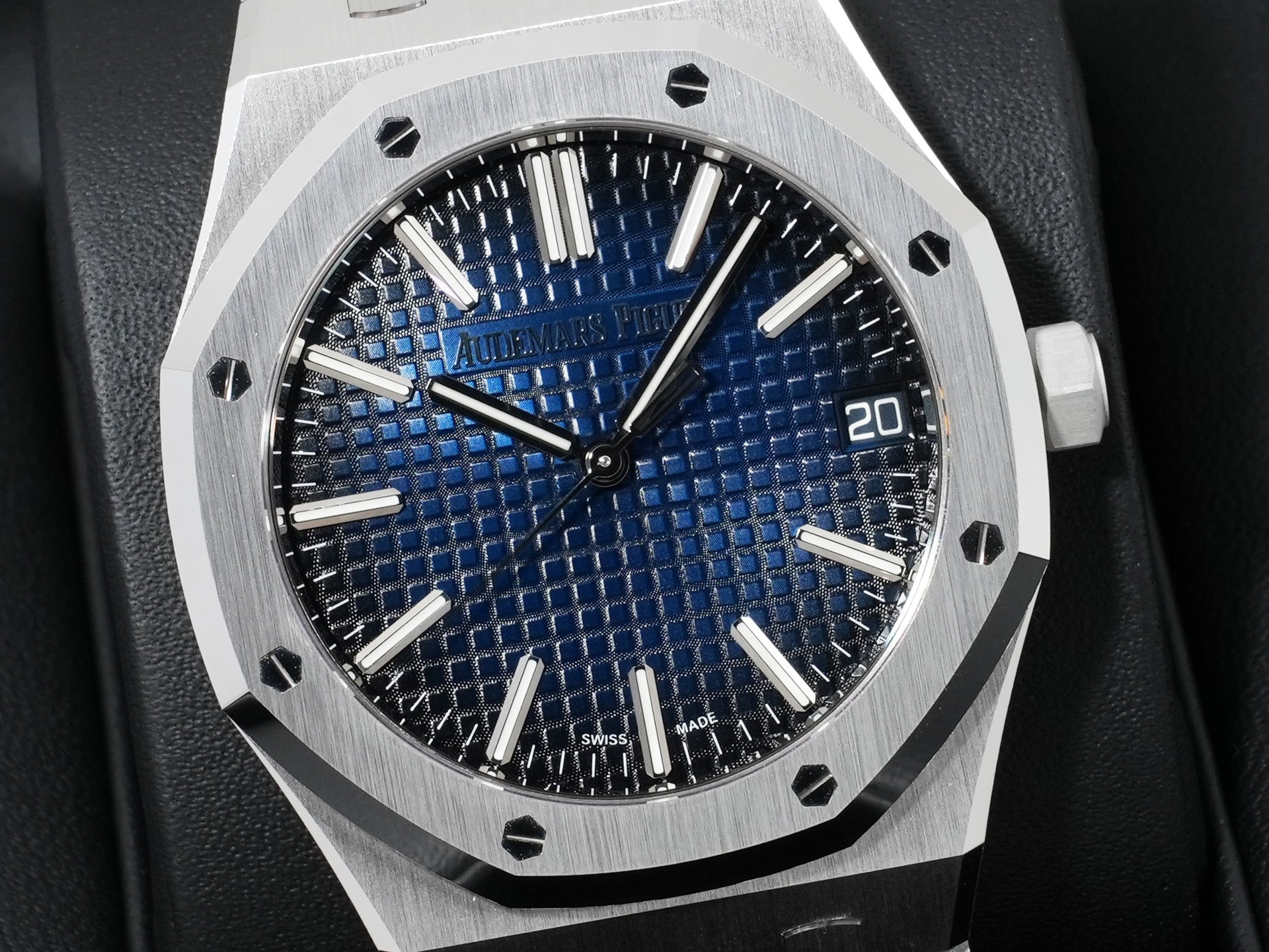 オーデマピゲ ロイヤルオーク Ref.15510BC.OO.1320BC.04 ホワイトゴールド スモークブルー文字盤 未使用 bf7gv4tx