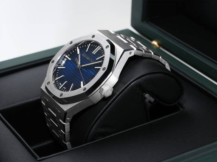 オーデマピゲ ロイヤルオーク Ref.15510BC.OO.1320BC.04 ホワイトゴールド スモークブルー文字盤 未使用 bf7gv4tx