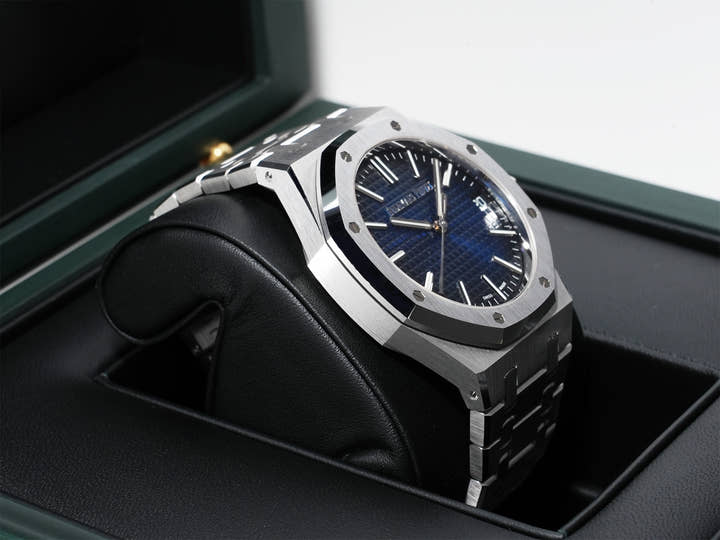 オーデマピゲ ロイヤルオーク Ref.15510BC.OO.1320BC.04 ホワイトゴールド スモークブルー文字盤 未使用 bf7gv4tx