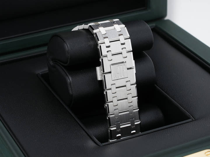 オーデマピゲ ロイヤルオーク Ref.15510BC.OO.1320BC.04 ホワイトゴールド スモークブルー文字盤 未使用 bf7gv4tx