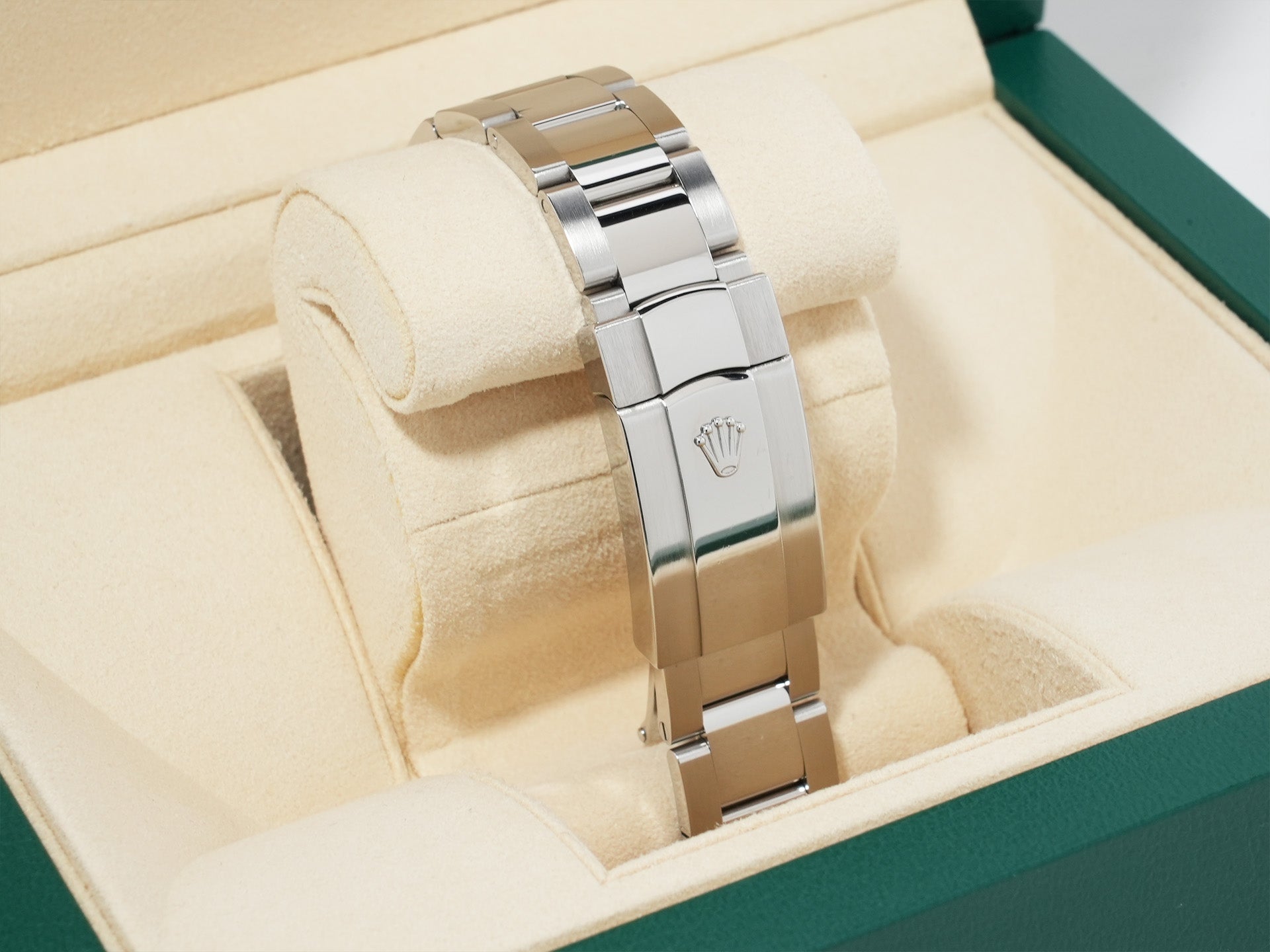 Pre-owned Rolex Datejust II Ref. 116300 Stainless Steel with Silver Arabic Dial and Oyster Bracelet (rau4ij8u)