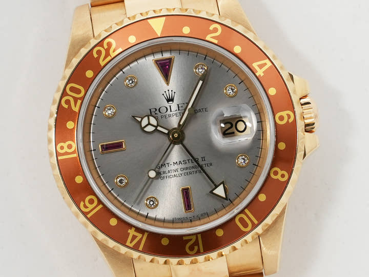 Rolex GMT-Master II Ref. 16718RG Yellow Gold Silver Dial Pre-owned zjxp5uad