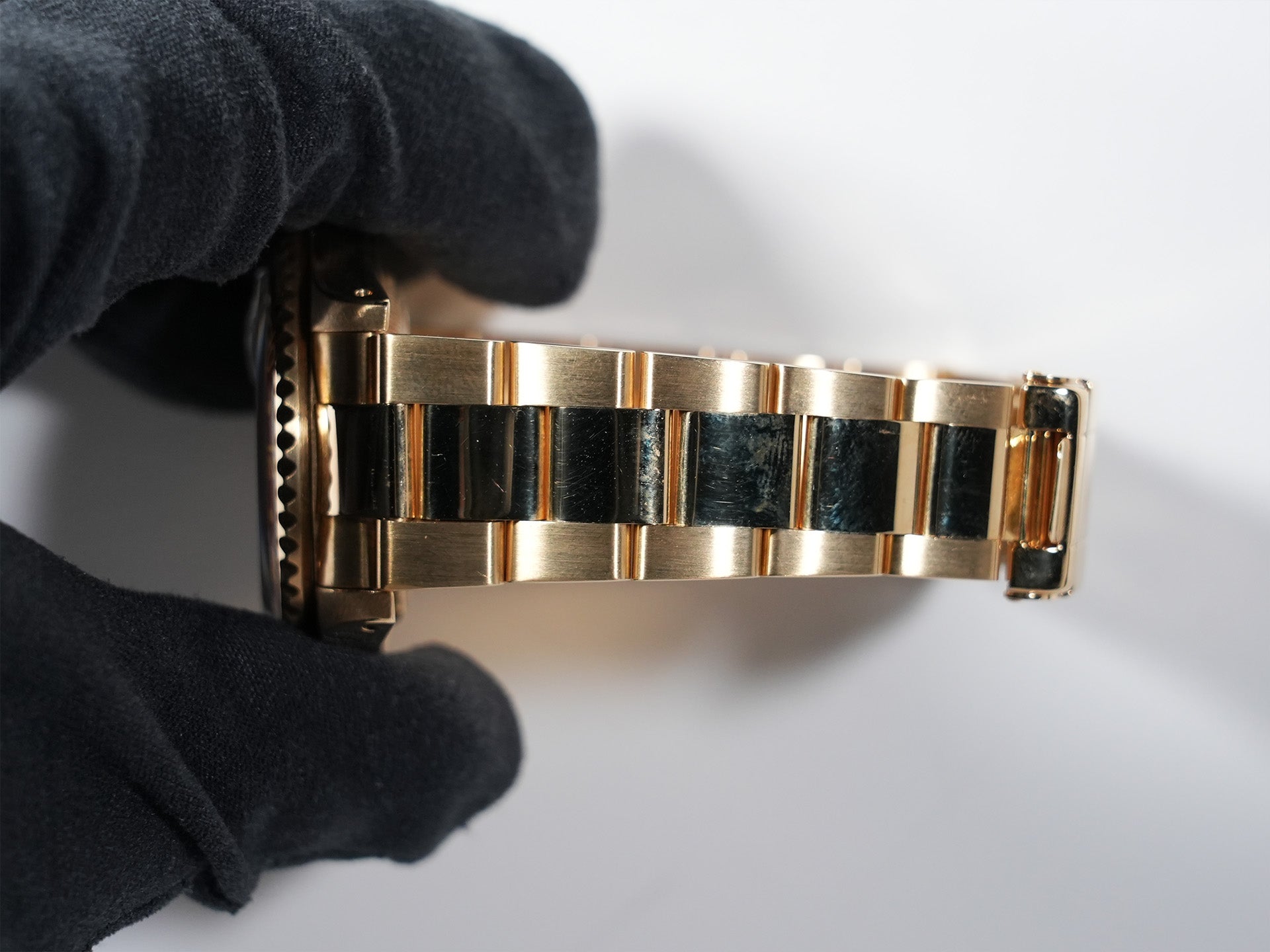 Rolex GMT-Master II Ref. 16718RG Yellow Gold Silver Dial Pre-owned zjxp5uad