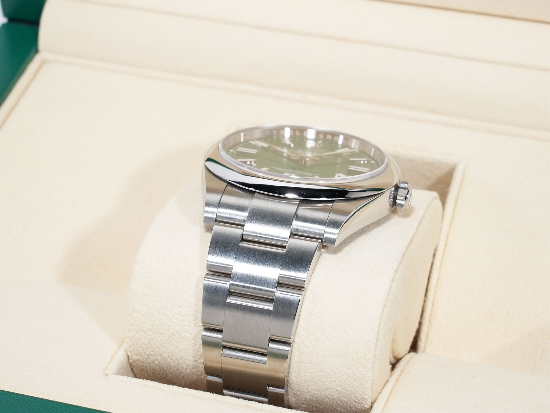 ロレックス オイスターパーペチュアル41 Ref.124300 ステンレススチール グリーン文字盤 美品 iqdmq839