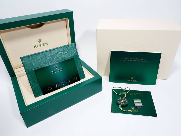 ロレックス オイスターパーペチュアル41 Ref.124300 ステンレススチール グリーン文字盤 美品 iqdmq839