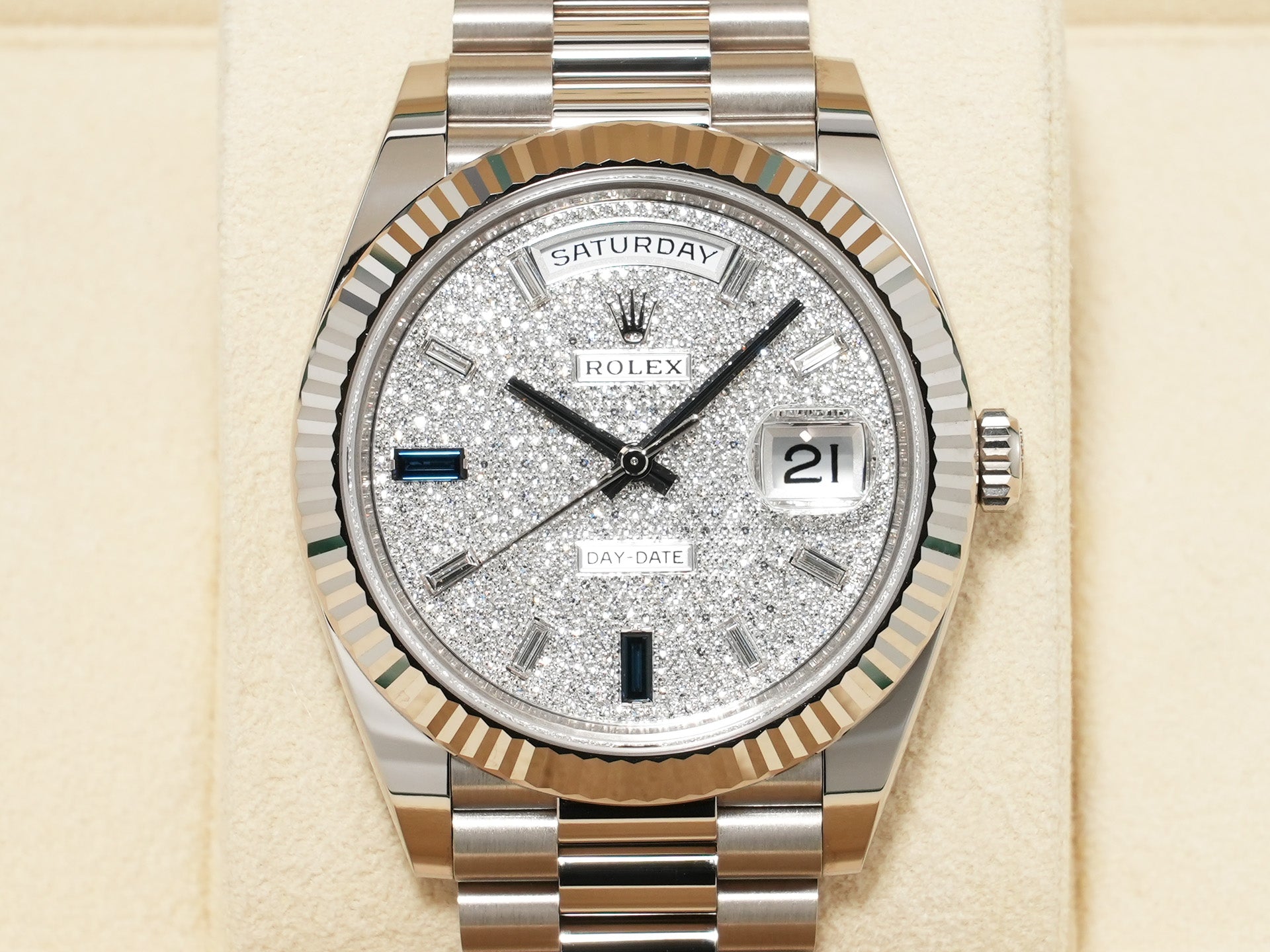 ロレックス デイデイト40 Ref.228239 ホワイトゴールド パヴェダイヤモンド文字盤 未使用 7epn2ot5