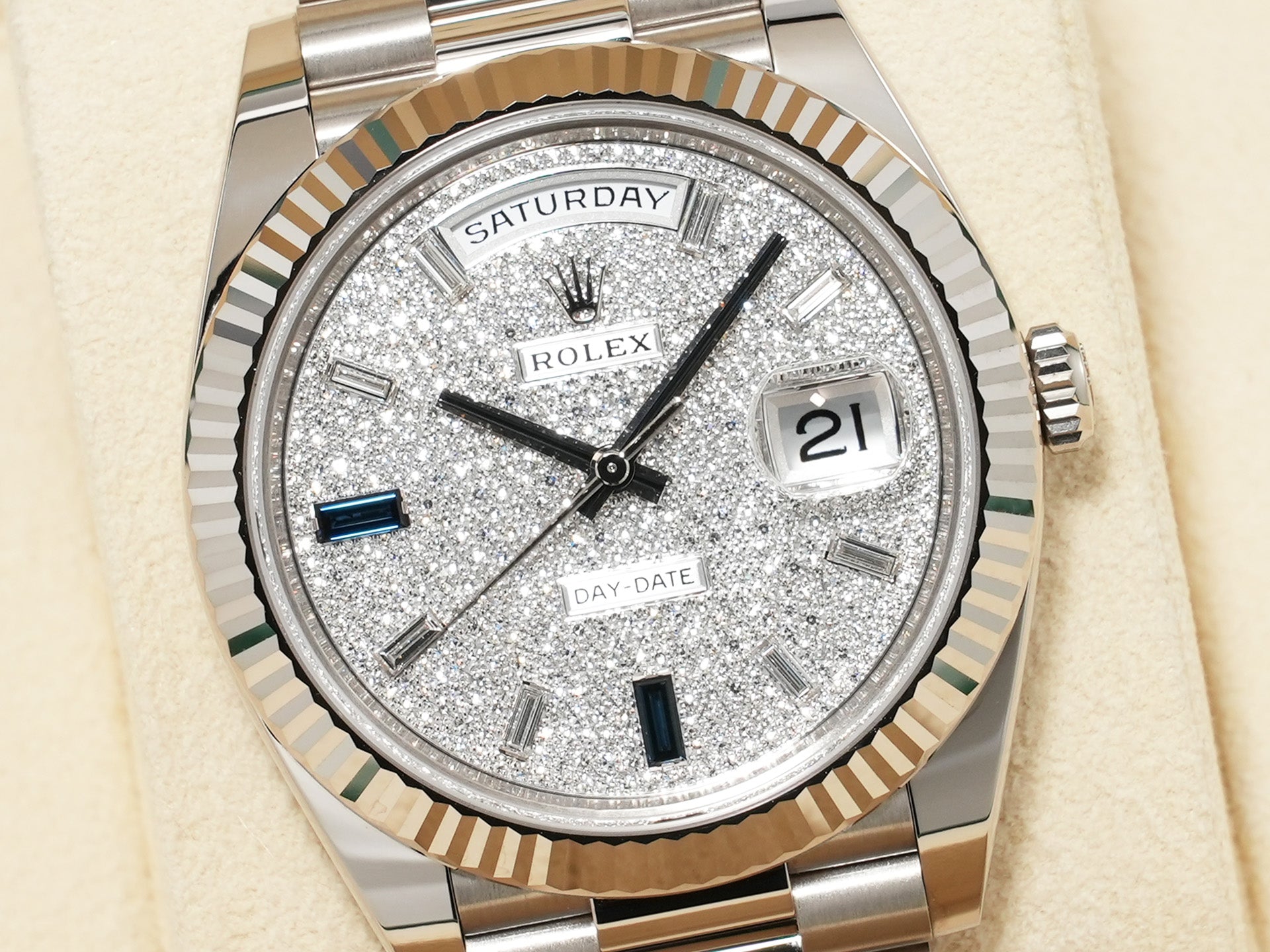 ロレックス デイデイト40 Ref.228239 ホワイトゴールド パヴェダイヤモンド文字盤 未使用 7epn2ot5