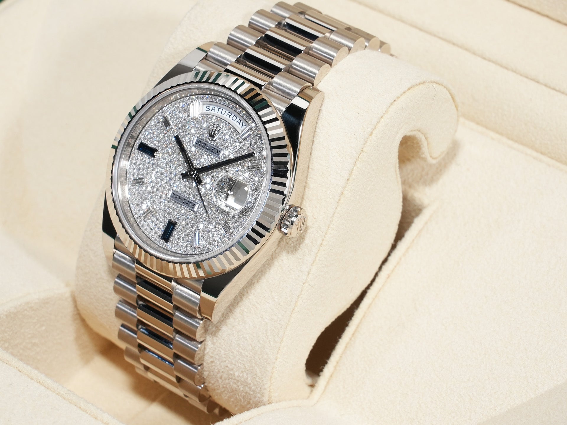 ロレックス デイデイト40 Ref.228239 ホワイトゴールド パヴェダイヤモンド文字盤 未使用 7epn2ot5