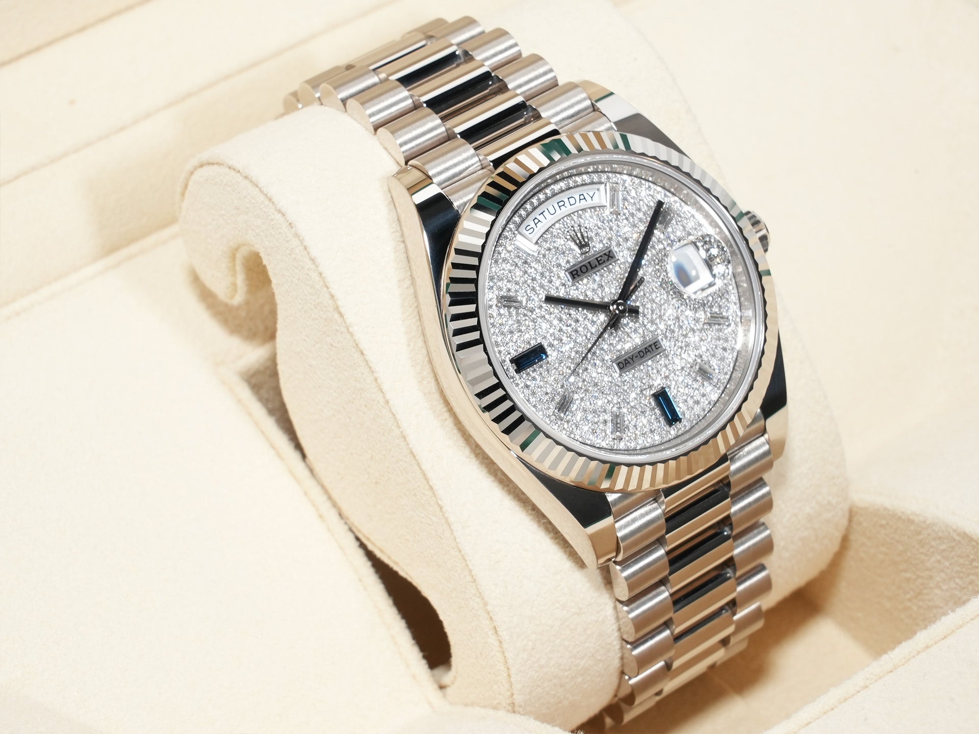 ロレックス デイデイト40 Ref.228239 ホワイトゴールド パヴェダイヤモンド文字盤 未使用 7epn2ot5