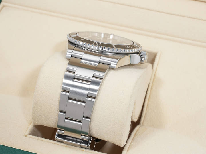 ロレックス サブマリーナー ノンデイト Ref.124060 ステンレススチール ブラック文字盤 中古 4mxpp2pd