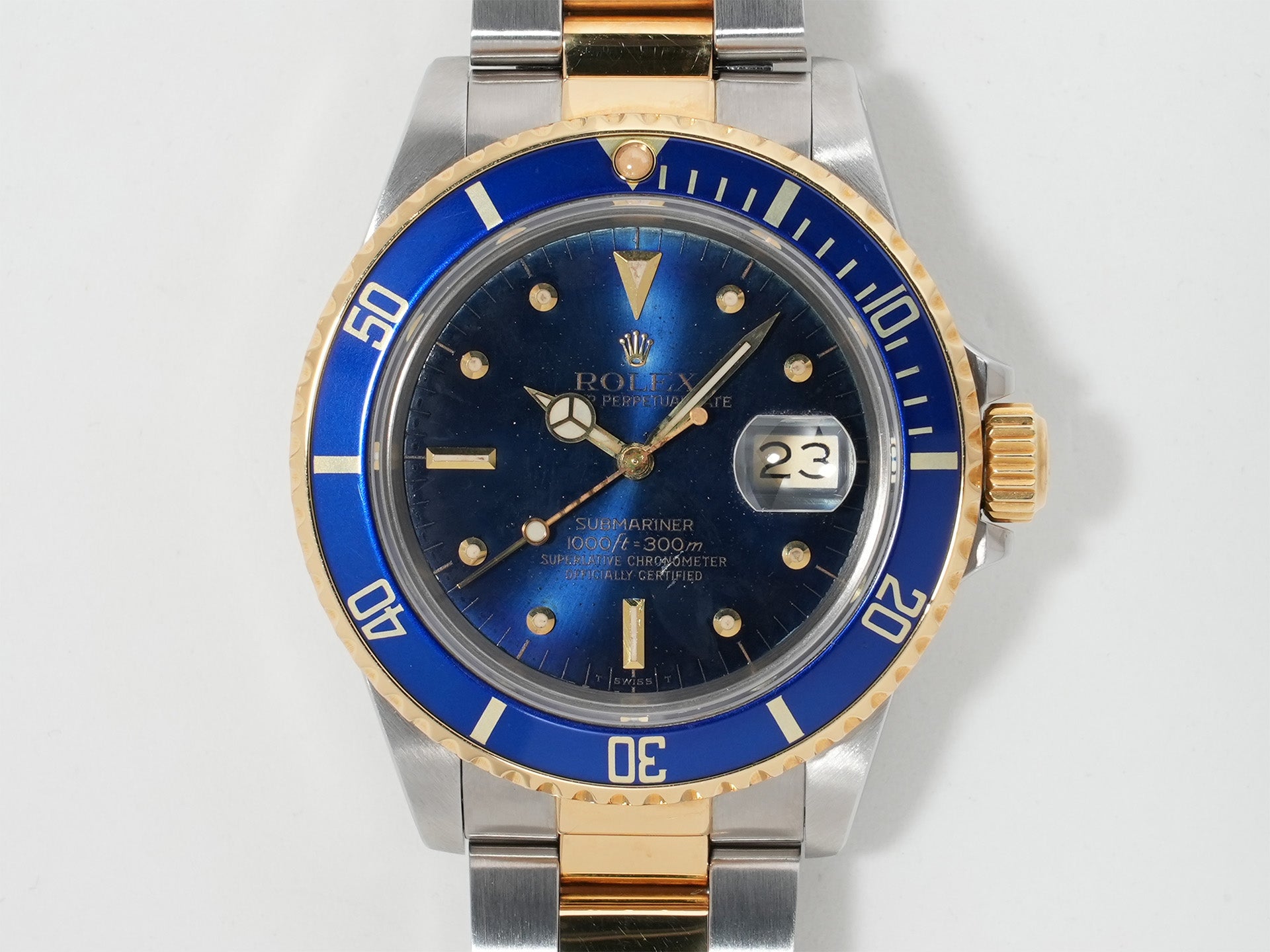 Pre-owned Rolex Submariner Date Ref. 16803 in Stainless Steel/Yellow Gold with Blue Dial (5mw6axh5)