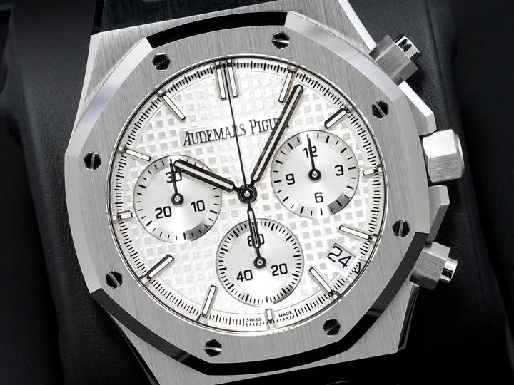 オーデマピゲ ロイヤルオーク クロノグラフ 50周年記念 Ref.26240ST.OO.1320ST.03 ステンレススチール シルバー文字盤 未使用 u7f2bdoa