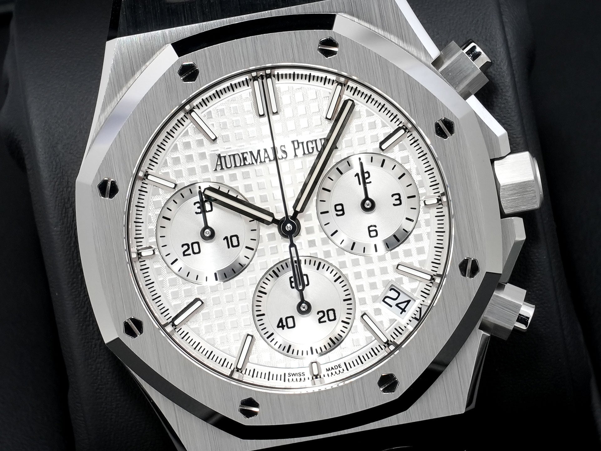 オーデマピゲ ロイヤルオーク クロノグラフ 50周年記念 Ref.26240ST.OO.1320ST.03 ステンレススチール シルバー文字盤 未使用 u7f2bdoa