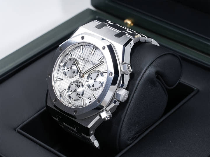 オーデマピゲ ロイヤルオーク クロノグラフ 50周年記念 Ref.26240ST.OO.1320ST.03 ステンレススチール シルバー文字盤 未使用 u7f2bdoa