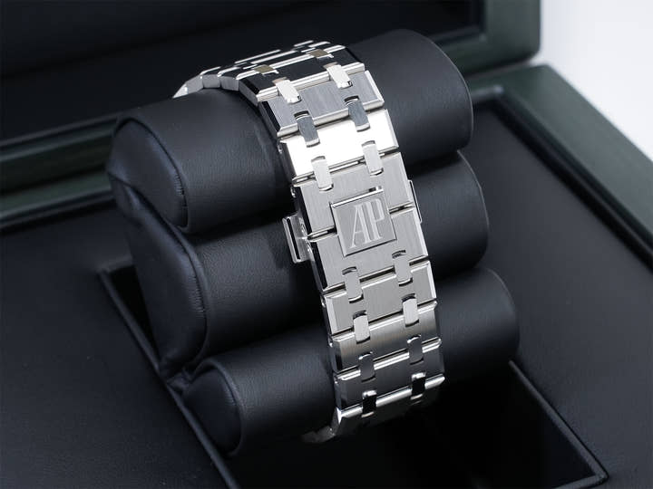 オーデマピゲ ロイヤルオーク クロノグラフ 50周年記念 Ref.26240ST.OO.1320ST.03 ステンレススチール シルバー文字盤 未使用 u7f2bdoa