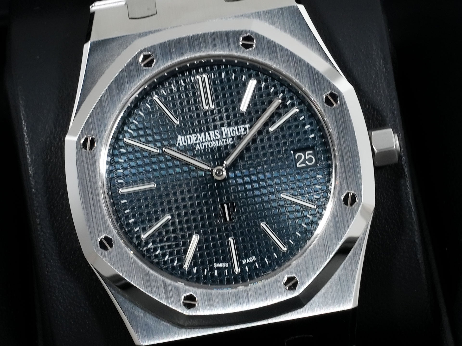 オーデマピゲ ロイヤルオーク ジャンボ エクストラ シン Ref.15202ST.OO.1240ST.01 ステンレススチール ブルー文字盤 中古 keuf7sj8