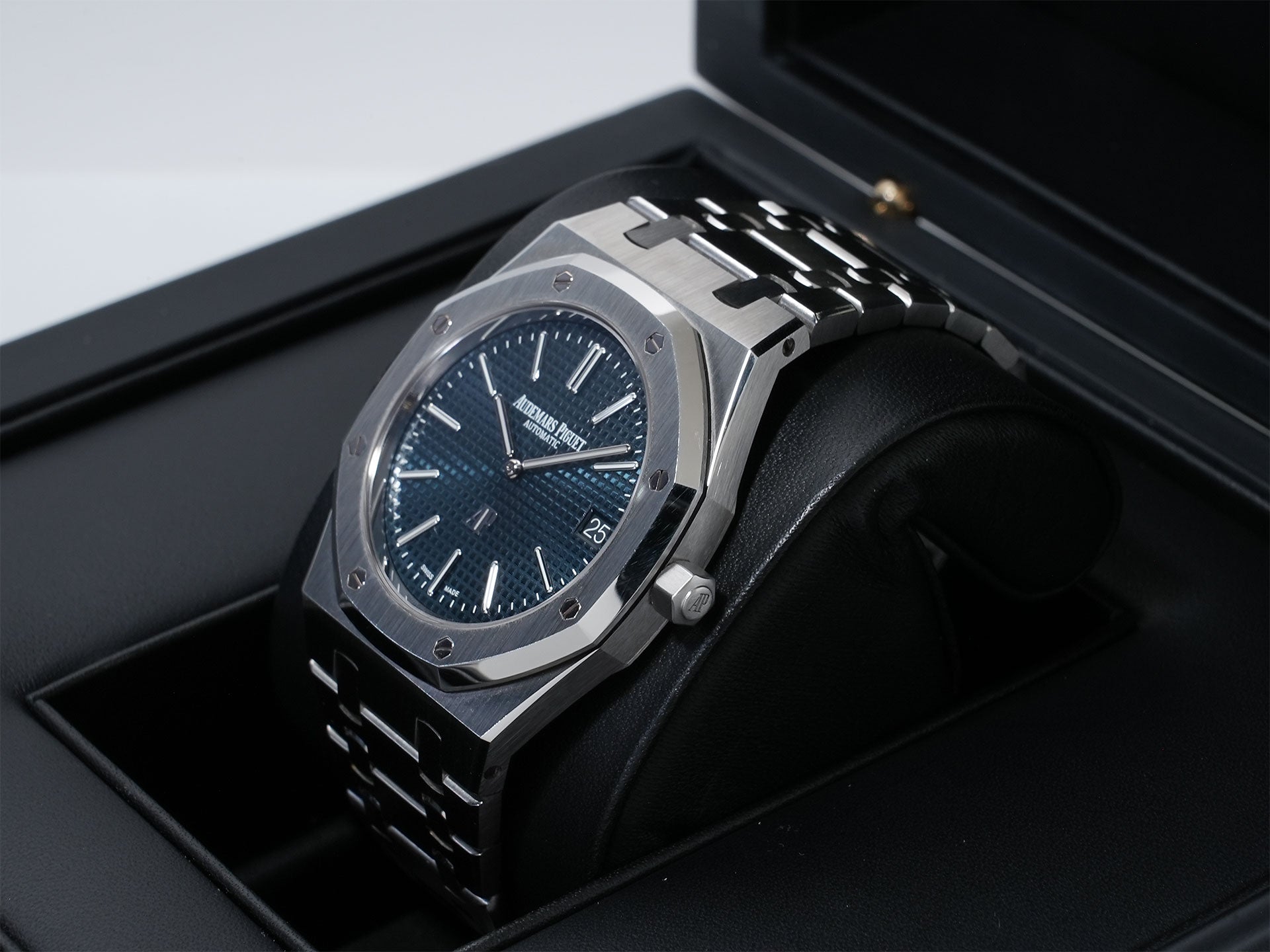 オーデマピゲ ロイヤルオーク ジャンボ エクストラ シン Ref.15202ST.OO.1240ST.01 ステンレススチール ブルー文字盤 中古 keuf7sj8